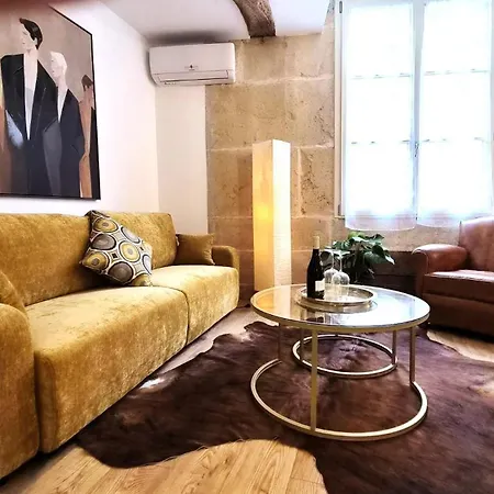Apartment Les Muses, Charme Historique Et Design Moderne Au Coeur De La