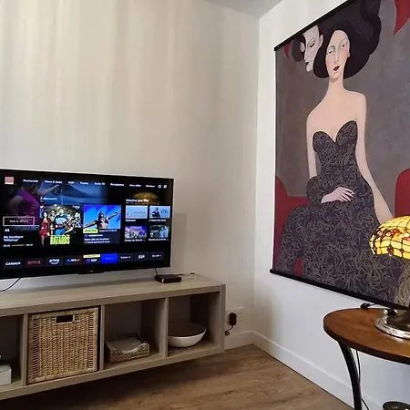 Apartment Les Muses, Charme Historique Et Design Moderne Au Coeur De La